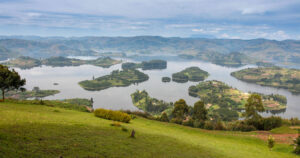 01LAKE-IM0001-lake-bunyonyi-1920